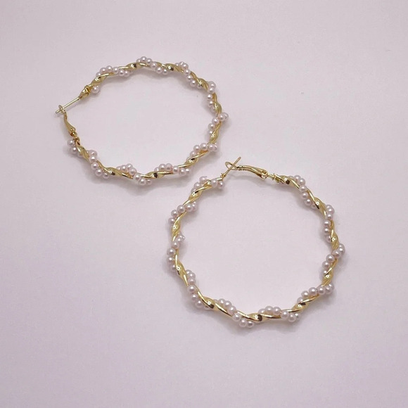 Pearl Twist Hoop Gold Circle Earrings - Picture 2 of 2
